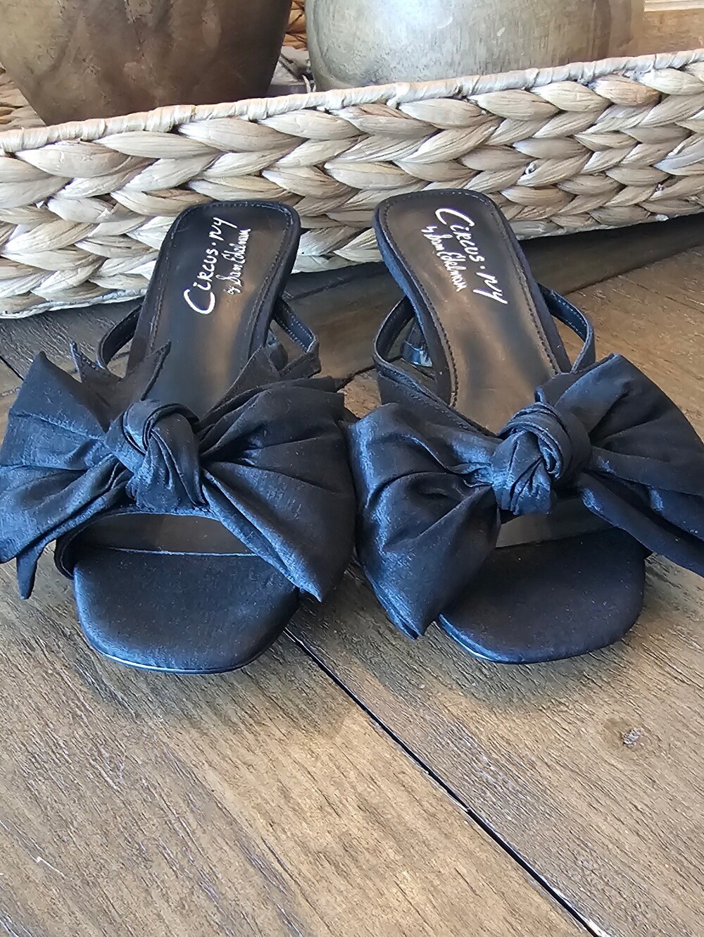 Circus by Sam Edelman Black Satin Bow Slide Mules Heels Women's Sz 6.5